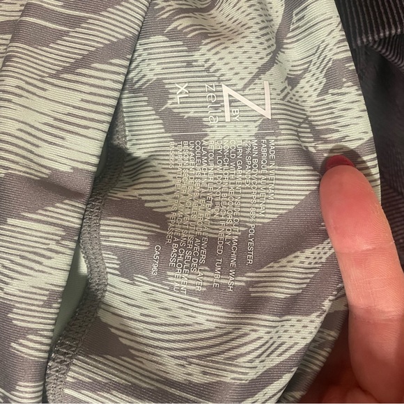 Zella leggings with pockets!  Worn once! - Picture 2 of 4